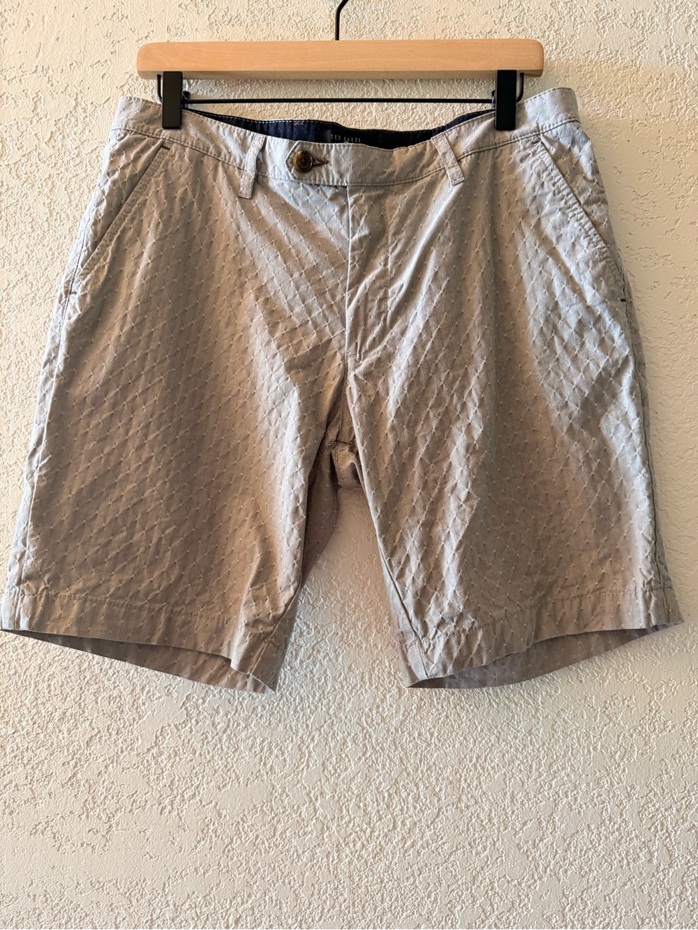 TED BAKER LONDON‎ Men’s Gray Flat Front Casual Preppy Chino Shorts Size 34